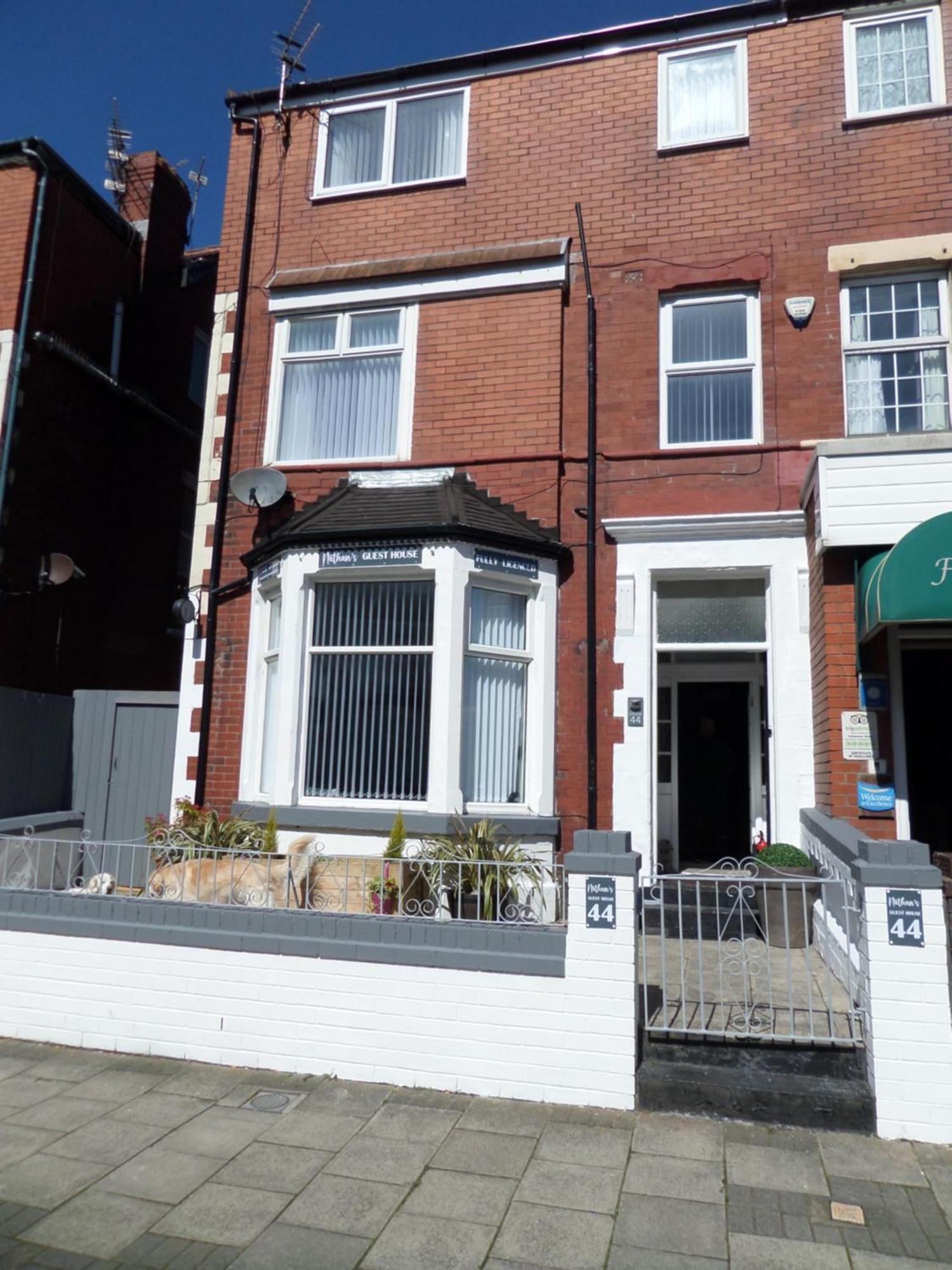Nathans Guest House Blackpool Bagian luar foto